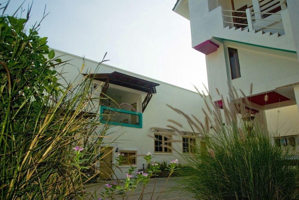 Family Hotel Gradia 2 Batu  Extérieur photo
