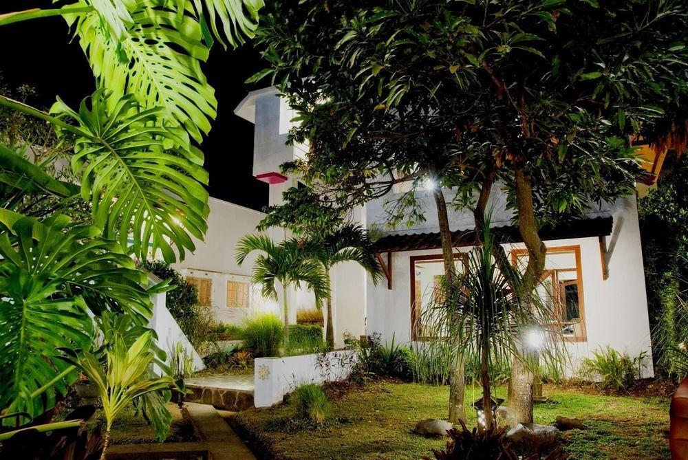 Family Hotel Gradia 2 Batu  Extérieur photo